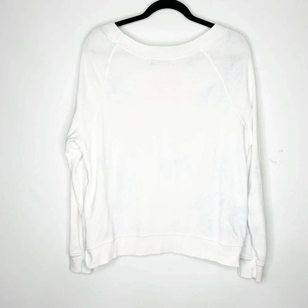 Wildfox Femme Fatale Sommers Pullover
Lightweight Sweater Size Small - Picture 4 of 4